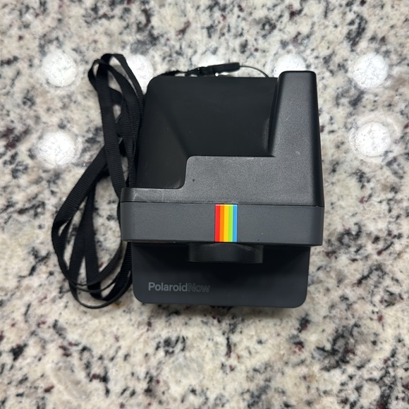 Polaroid Instant Camera - Picture 2 of 4